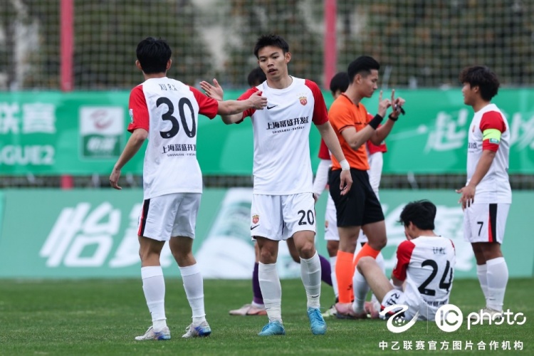 上海海港富盛经开6-1上海赛更达，李圣龙双响杨黔东获处子球