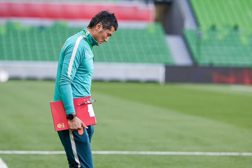 开云-国足尴尬！FIFA排名被泰国反超 跌至亚足联第15位 被巴勒斯坦紧追